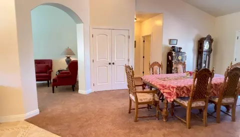 Entry Way - 252 S Ridgeview W, Cedar City, UT 84720 photo 2 of 5