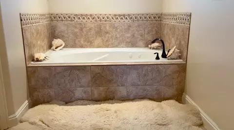 Bath - 252 S Ridgeview W, Cedar City, UT 84720 photo 2 of 5