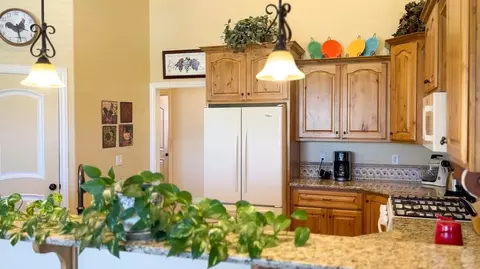 Kitchen - 252 S Ridgeview W, Cedar City, UT 84720 photo 3 of 5