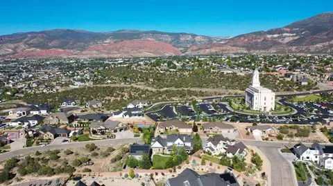 View/Area - 252 S Ridgeview W, Cedar City, UT 84720 photo 5 of 12