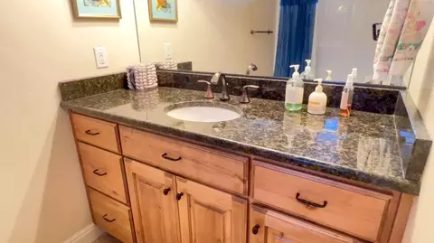 Bath - 252 S Ridgeview W, Cedar City, UT 84720 photo 4 of 5