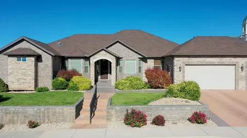 Exterior - 252 S Ridgeview W, Cedar City, UT 84720 photo 5 of 13