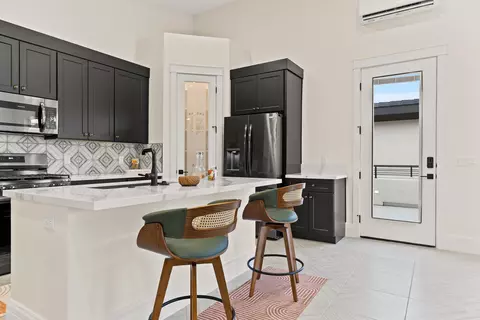 Kitchen - 1108 Florence Cir, Hurricane, UT 84737 photo 4 of 6