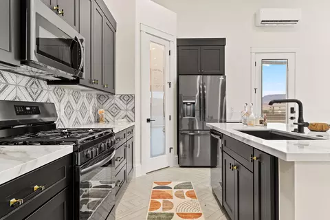 Kitchen - 1108 Florence Cir, Hurricane, UT 84737 photo 6 of 6