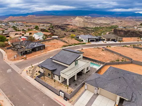 View/Area - 1108 Florence Cir, Hurricane, UT 84737 photo 4 of 7