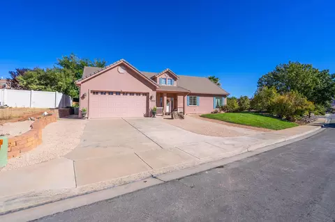 3450 Adobe Dr, Santa Clara, UT 84765
