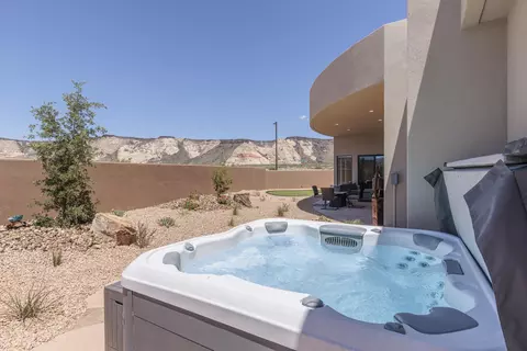 Exterior - 1206 W Doonbeg Ct, Saint George, UT 84770 photo 4 of 8