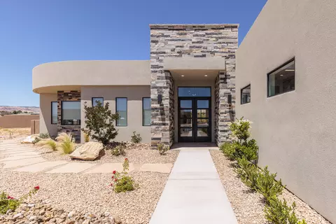Exterior - 1206 W Doonbeg Ct, Saint George, UT 84770 photo 3 of 8