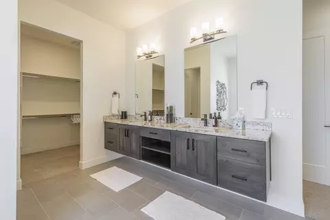 Bath - 1206 W Doonbeg Ct, Saint George, UT 84770 photo 3 of 6