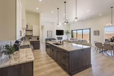 Kitchen - 1206 W Doonbeg Ct, Saint George, UT 84770 photo 2 of 4