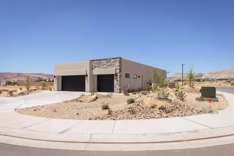 Exterior - 1206 W Doonbeg Ct, Saint George, UT 84770 photo 8 of 8