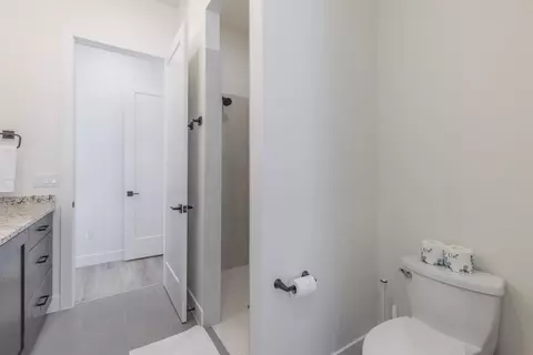 Bath - 1206 W Doonbeg Ct, Saint George, UT 84770 photo 5 of 6