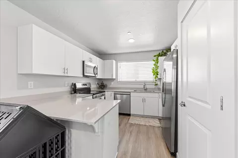 Kitchen - 1167 E Telegraph St #C201, Washington, UT 84780 photo 2 of 4
