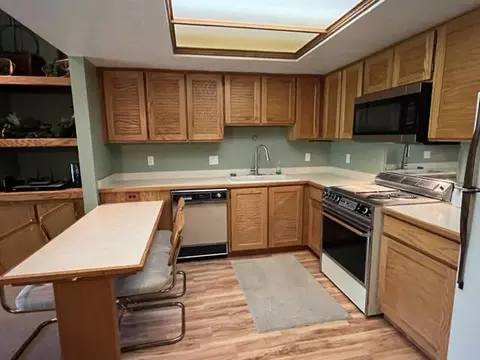 Kitchen - 150 W Ridge View St #233, Brian Head, UT 84719 photo 2 of 5