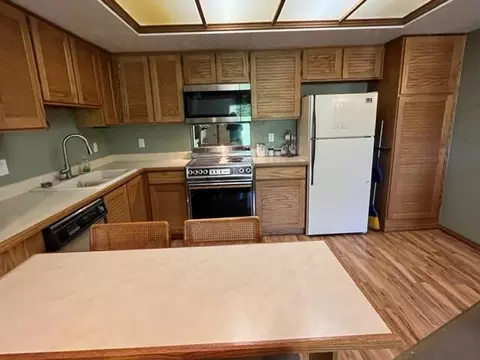 Kitchen - 150 W Ridge View St #233, Brian Head, UT 84719 photo 3 of 5