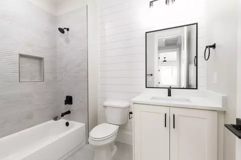 Bath - 2901 E Rill Dr, Washington, UT 84780 photo 2 of 5