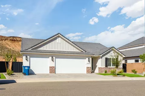 Exterior - 2901 E Rill Dr, Washington, UT 84780 photo 2 of 9