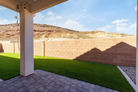 Exterior - 2901 E Rill Dr, Washington, UT 84780 photo 6 of 9