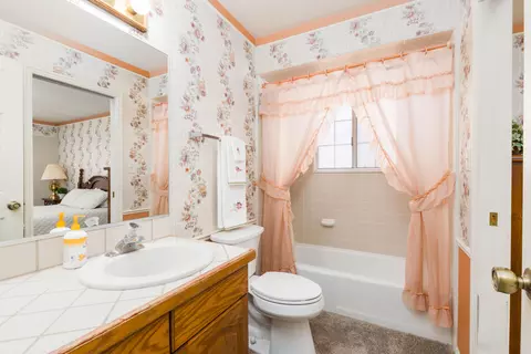 Bath - 970 E 700 S #15, Saint George, UT 84790 photo 1 of 3