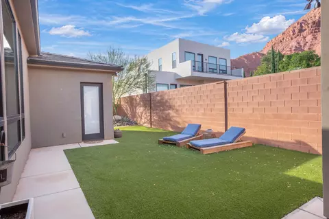 Exterior - 233 E 300 N, Ivins, UT 84738 photo 3 of 3