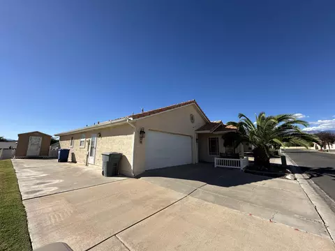 Exterior - 504 E Telegraph St # 8, Washington, UT 84780 photo 2 of 12
