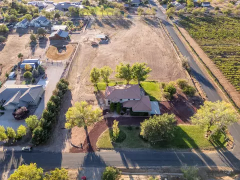 1217 N Horsemans Park Dr, Dammeron Valley, UT 84783