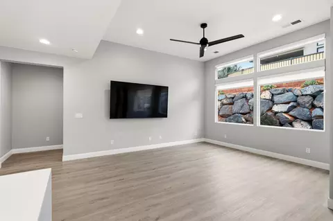 Living - 1060 W Jonathon Dr, Washington, UT 84780 photo 2 of 2