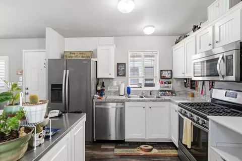 Kitchen - 1160 E Telegraph St #80, Washington, UT 84780 photo 2 of 4