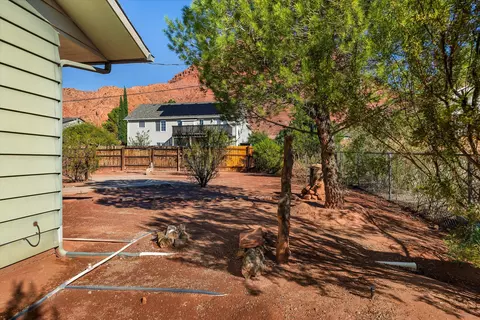 Exterior - 175 E 300 N, Ivins, UT 84738 photo 5 of 9