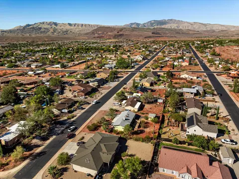 View/Area - 175 E 300 N, Ivins, UT 84738 photo 2 of 10