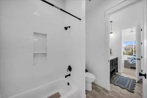 Bath - 761 E Queensridge Dr, Washington, UT 84780 photo 4 of 9