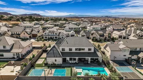 View/Area - 761 E Queensridge Dr, Washington, UT 84780 photo 2 of 3