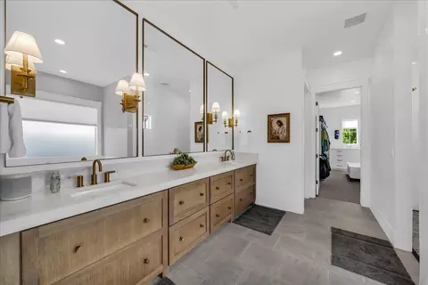 Bath - 761 E Queensridge Dr, Washington, UT 84780 photo 5 of 9