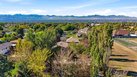 View/Area - 10754 S 1225 E, Sandy, UT 84094 photo 2 of 7