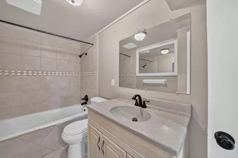 Bath - 10754 S 1225 E, Sandy, UT 84094 photo 3 of 3