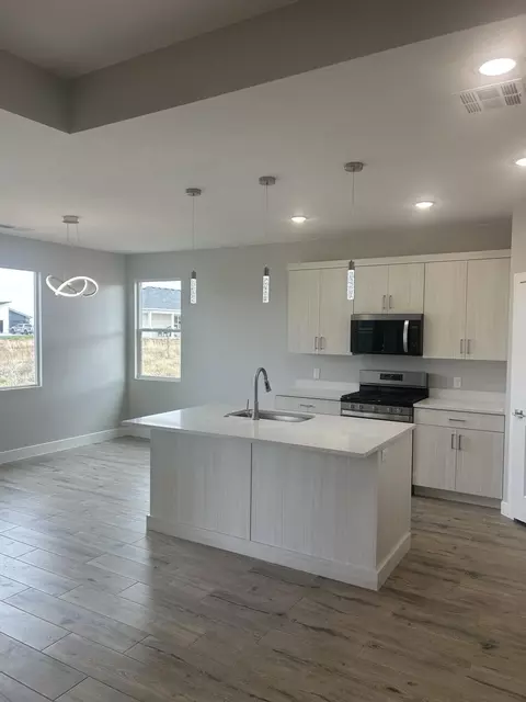 723 E 350 S, Enterprise, UT 84725 photo 2