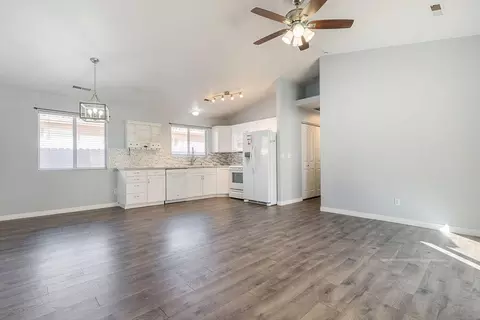 Living - 1360 E Telegraph St #5, Washington, UT 84780 photo 2 of 5