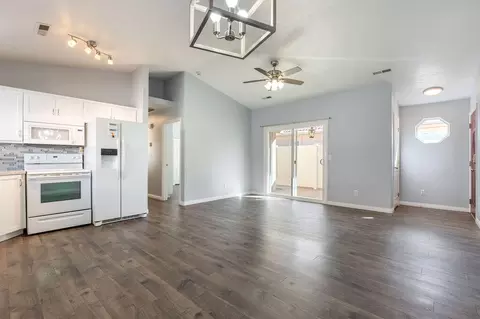Living - 1360 E Telegraph St #5, Washington, UT 84780 photo 4 of 5