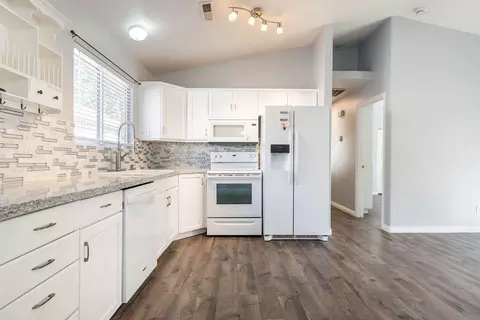 Kitchen - 1360 E Telegraph St #5, Washington, UT 84780 photo 1 of 5