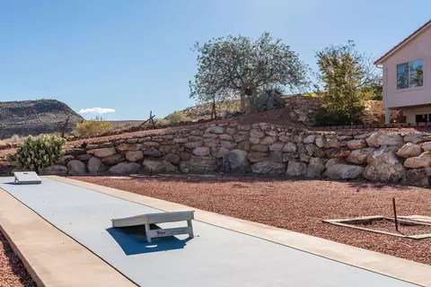 Exterior - 1360 E Telegraph St #5, Washington, UT 84780 photo 13 of 16