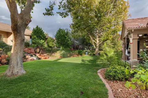 Exterior - 1102 W Chama Ct, Washington, UT 84780 photo 7 of 12