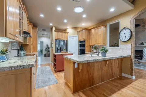 Kitchen - 1102 W Chama Ct, Washington, UT 84780 photo 3 of 4