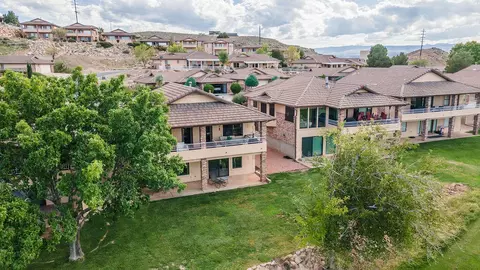 View/Area - 844 W Hampton Rd, Saint George, UT 84770 photo 4 of 7