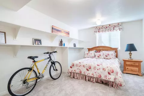 Bedroom - 844 W Hampton Rd, Saint George, UT 84770 photo 6 of 6