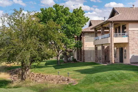 Exterior - 844 W Hampton Rd, Saint George, UT 84770 photo 8 of 10