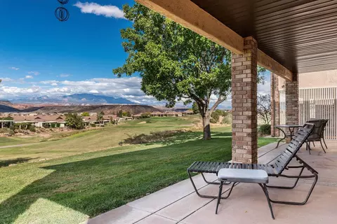 Exterior - 844 W Hampton Rd, Saint George, UT 84770 photo 7 of 10
