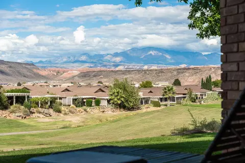 Exterior - 844 W Hampton Rd, Saint George, UT 84770 photo 3 of 10