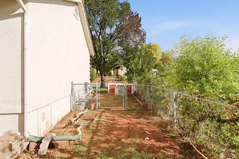 Exterior - 590 E Springhill Dr, Washington, UT 84780 photo 7 of 14