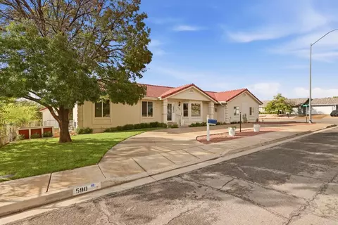 Exterior - 590 E Springhill Dr, Washington, UT 84780 photo 11 of 14