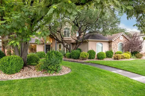 555 Vella Lane Ln, Santa Clara, UT 84765
